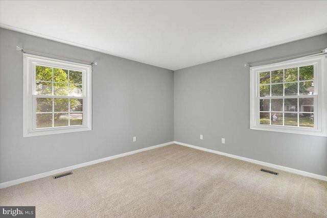 4133 POINT HOLLOW LN, Fairfax, VA 22033