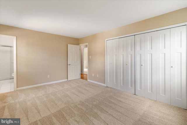 4133 POINT HOLLOW LN, Fairfax, VA 22033