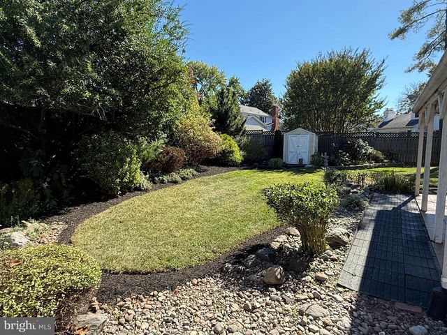 4133 POINT HOLLOW LN, Fairfax, VA 22033