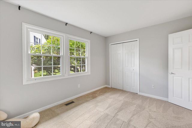 4133 POINT HOLLOW LN, Fairfax, VA 22033