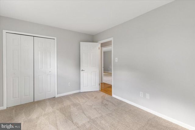 4133 POINT HOLLOW LN, Fairfax, VA 22033