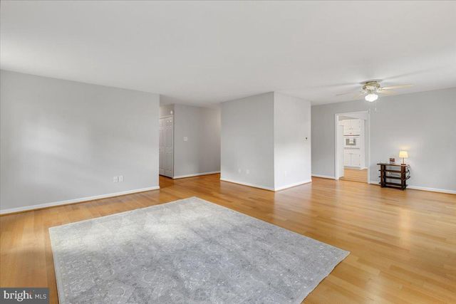 4133 POINT HOLLOW LN, Fairfax, VA 22033