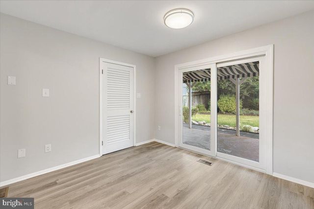 4133 POINT HOLLOW LN, Fairfax, VA 22033