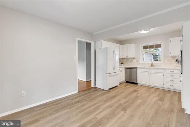 4133 POINT HOLLOW LN, Fairfax, VA 22033