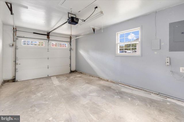 4133 POINT HOLLOW LN, Fairfax, VA 22033