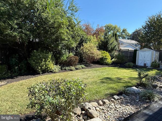 4133 POINT HOLLOW LN, Fairfax, VA 22033