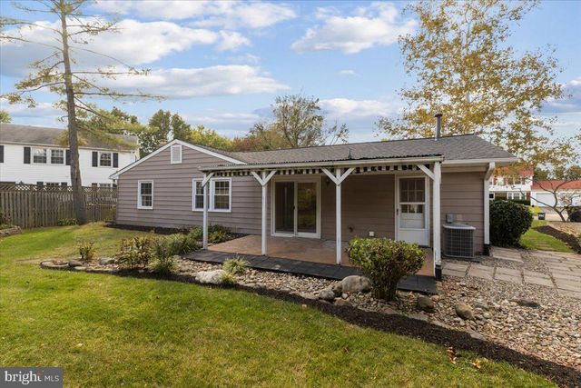4133 POINT HOLLOW LN, Fairfax, VA 22033