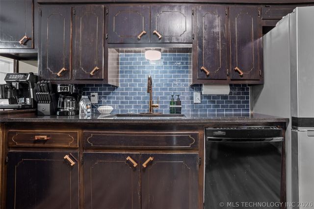 6023 S Irvington Avenue, Tulsa, OK 74135