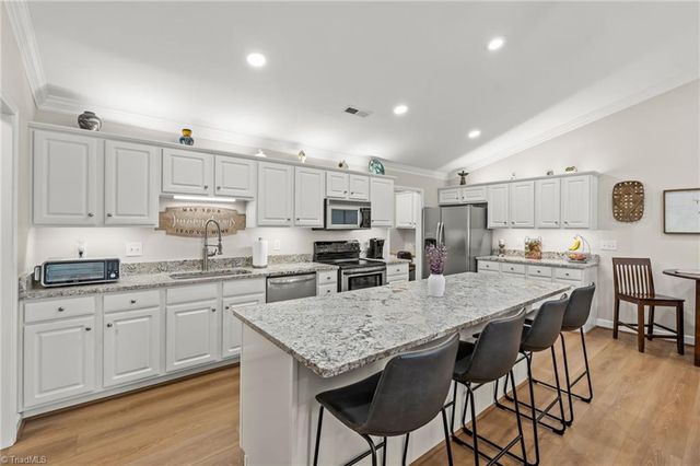 869 Easy Street, Asheboro, NC 27205