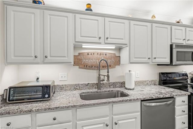 869 Easy Street, Asheboro, NC 27205