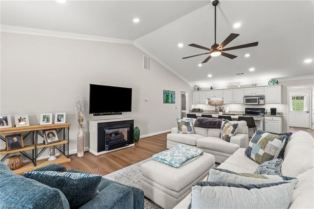 869 Easy Street, Asheboro, NC 27205