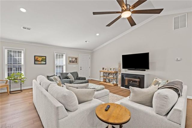 869 Easy Street, Asheboro, NC 27205