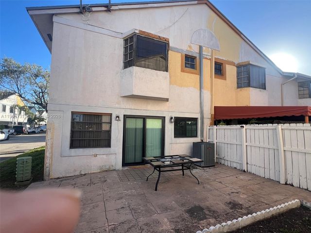 1465 SW 122nd Ave 1-19, Miami, FL 33184