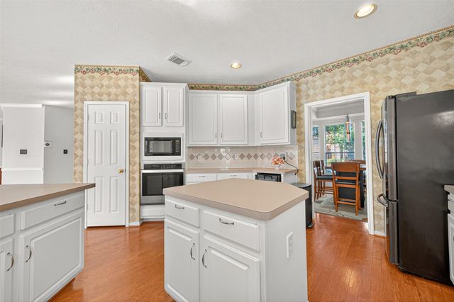 17410 Pikes Peek Court, Tomball, TX 77377