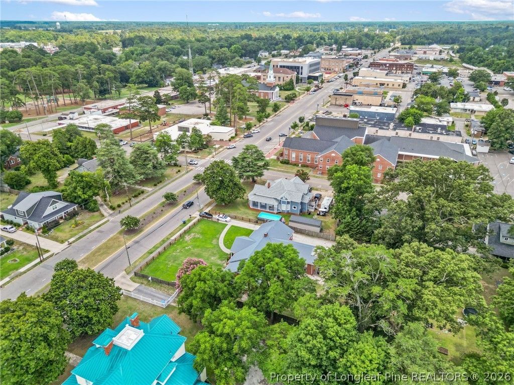 407 N Main Street Street, Raeford, NC 28376 — photo 2