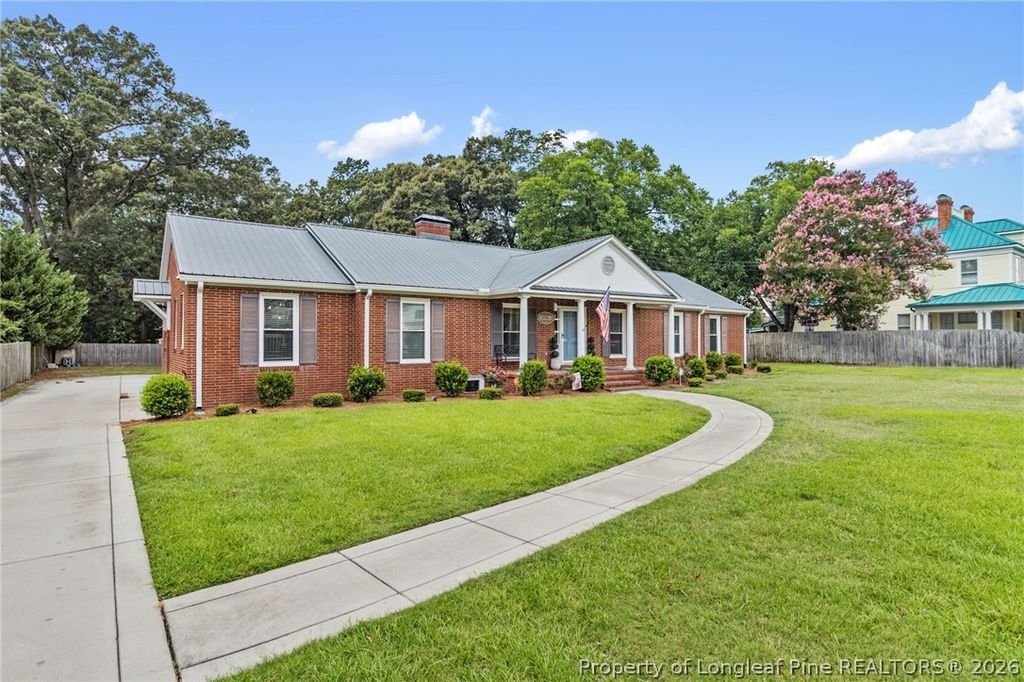 407 N Main Street Street, Raeford, NC 28376 — photo 4