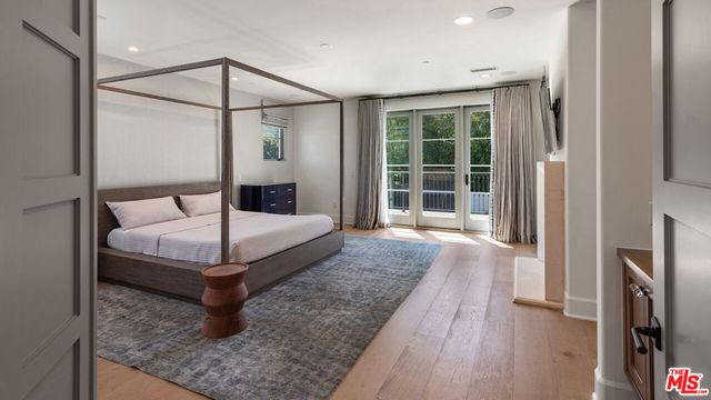 14806 Sutton Street, Sherman Oaks, CA 91403