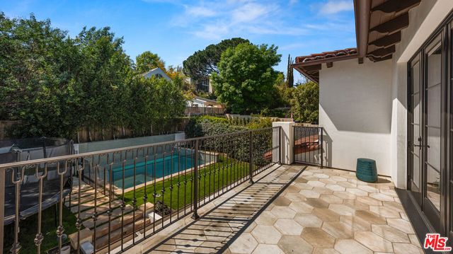 14806 Sutton Street, Sherman Oaks, CA 91403