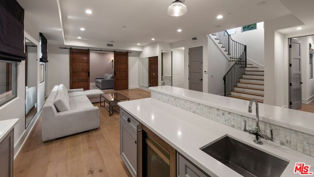 14806 Sutton Street, Sherman Oaks, CA 91403