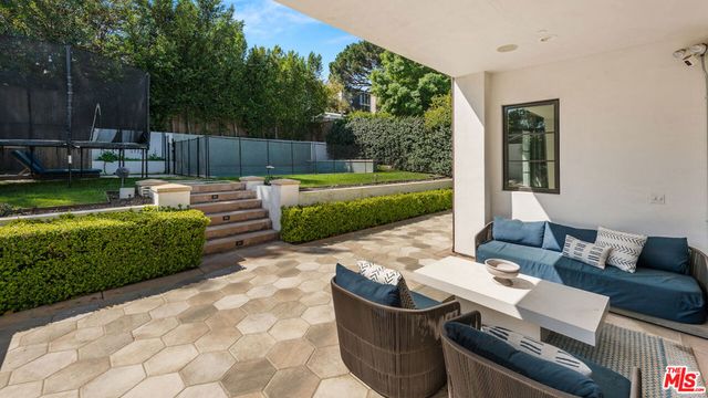 14806 Sutton Street, Sherman Oaks, CA 91403