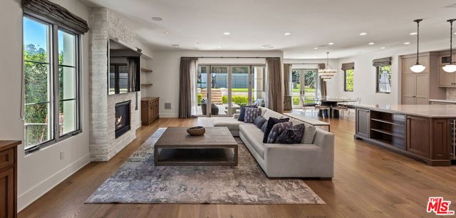 14806 Sutton Street, Sherman Oaks, CA 91403