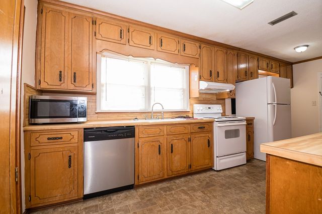 205 N Davis St, Columbia, AL 36319