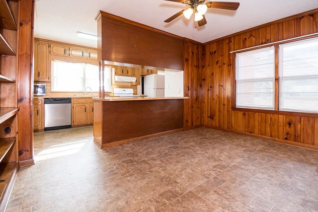 205 N Davis St, Columbia, AL 36319