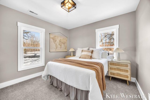 4035 Leland Avenue NW, Comstock Park, MI 49321