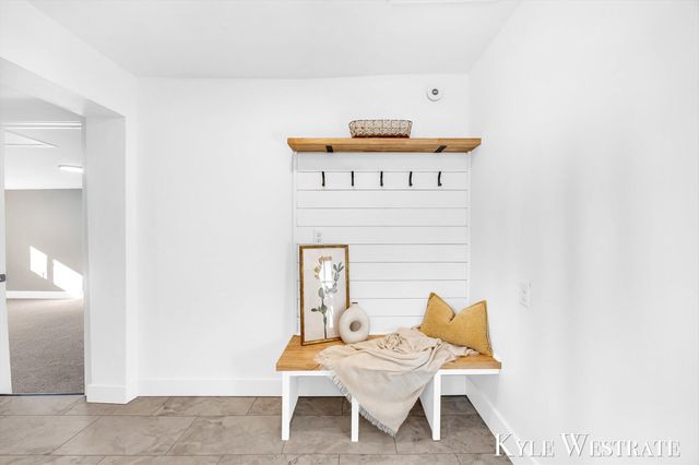 4035 Leland Avenue NW, Comstock Park, MI 49321