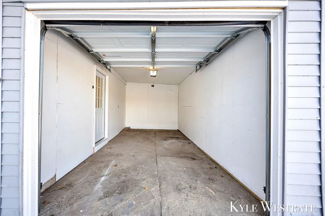 4035 Leland Avenue NW, Comstock Park, MI 49321