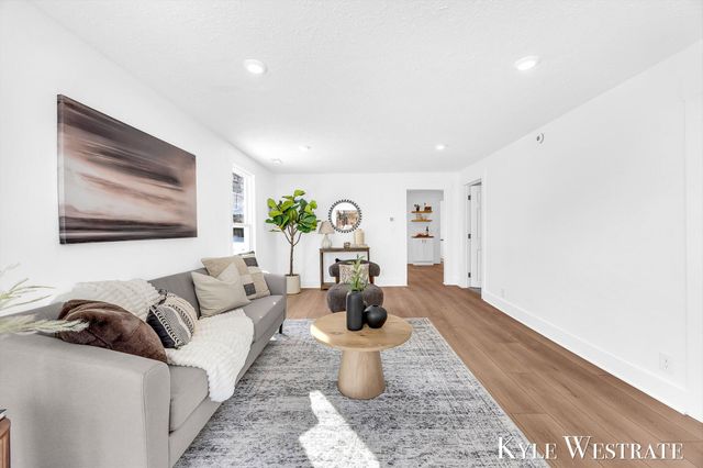 4035 Leland Avenue NW, Comstock Park, MI 49321