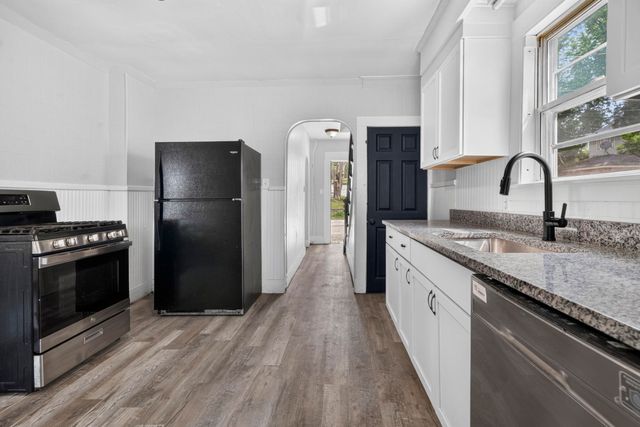 571 Amherst Street, Manchester, NH 03104