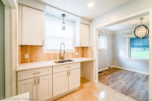 17228 Stout Street, Detroit, MI 48219