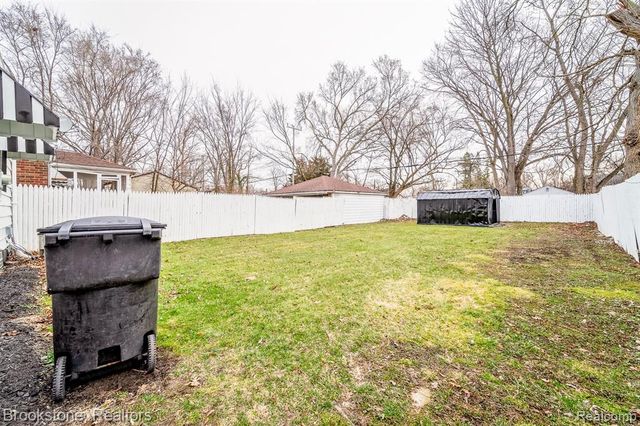 17228 Stout Street, Detroit, MI 48219