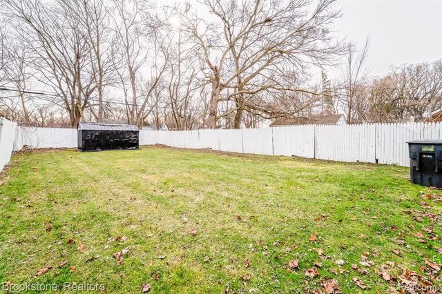 17228 Stout Street, Detroit, MI 48219