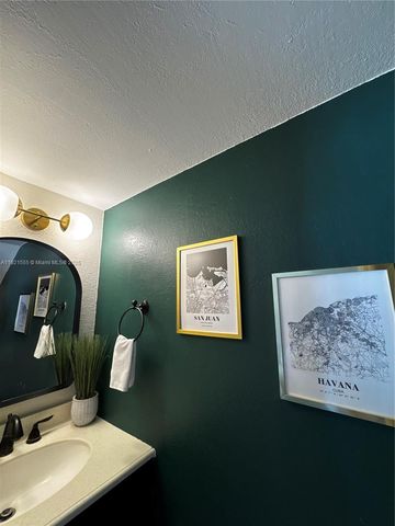 4600 SW 67th Ave 240, Miami, FL 33155