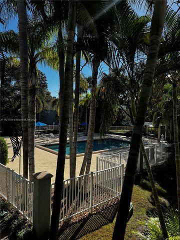 4600 SW 67th Ave 240, Miami, FL 33155