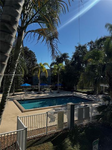 4600 SW 67th Ave 240, Miami, FL 33155