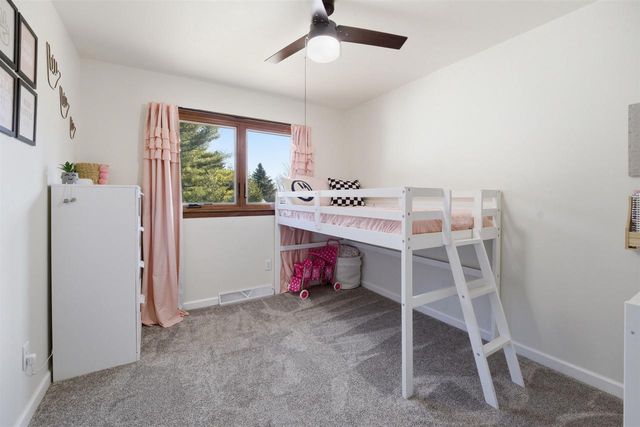 N1322 GREENWOOD ROAD, Greenville, WI 54942