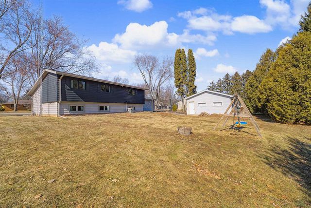 N1322 GREENWOOD ROAD, Greenville, WI 54942