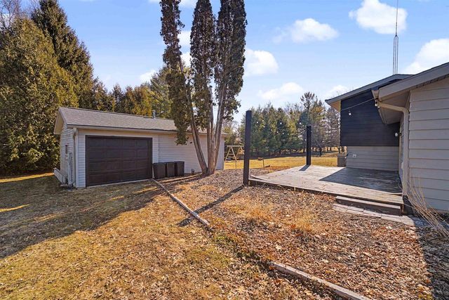 N1322 GREENWOOD ROAD, Greenville, WI 54942