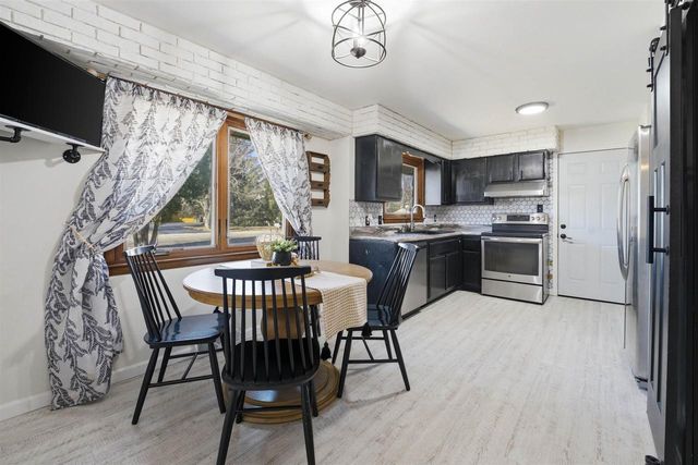 N1322 GREENWOOD ROAD, Greenville, WI 54942