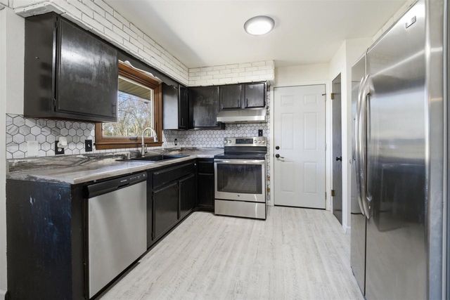 N1322 GREENWOOD ROAD, Greenville, WI 54942