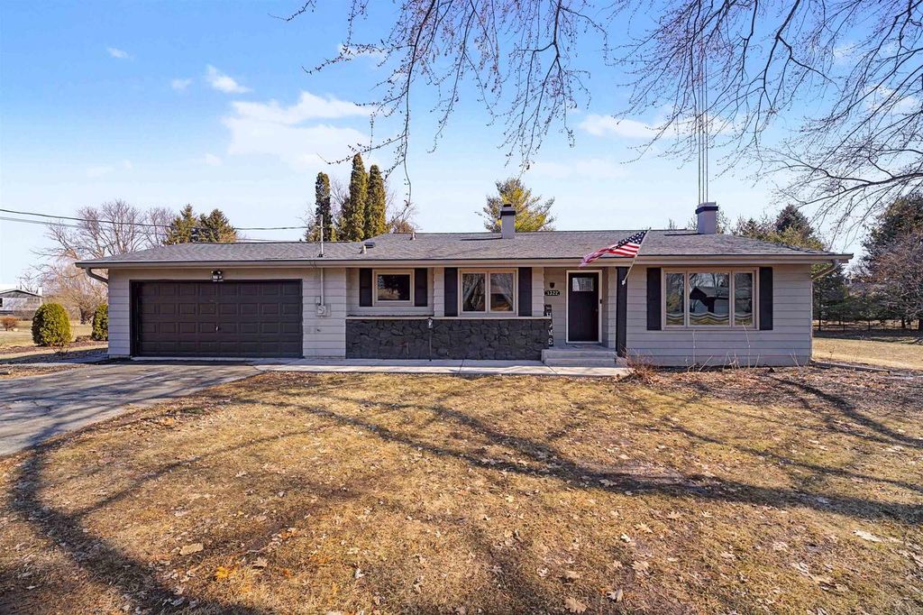 N1322 GREENWOOD ROAD, Greenville, WI 54942