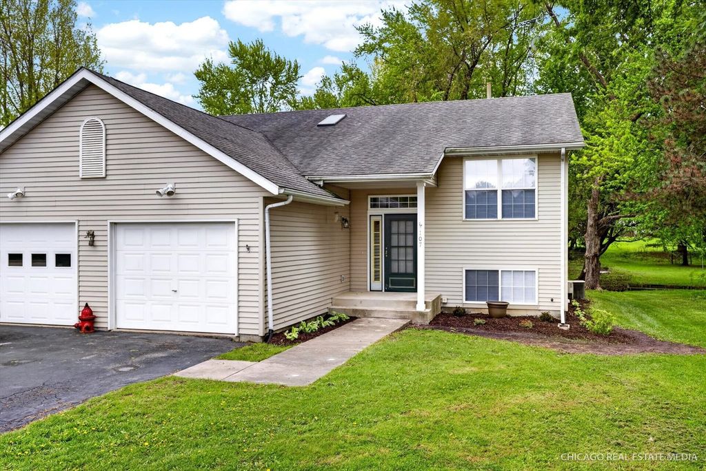 107 Edson Court, Poplar Grove, IL 61065