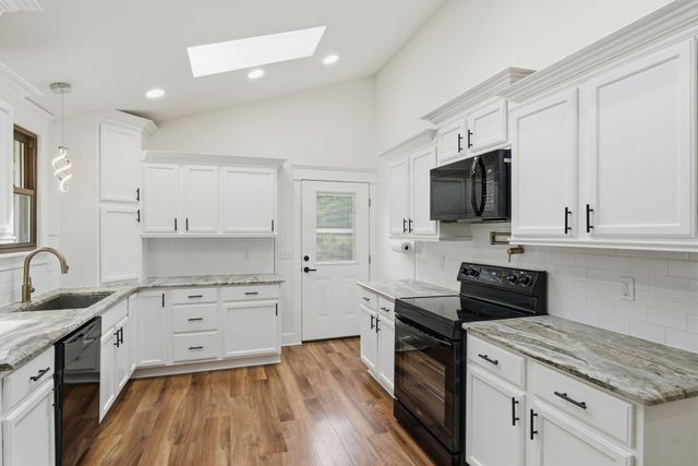 10143 Black St, Lyles, TN 37098