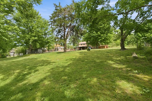 10143 Black St, Lyles, TN 37098
