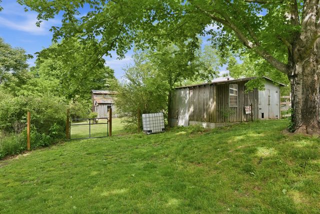 10143 Black St, Lyles, TN 37098