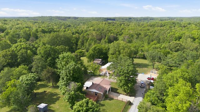 10143 Black St, Lyles, TN 37098