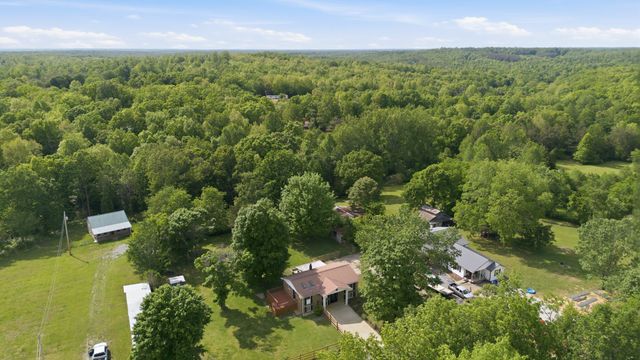 10143 Black St, Lyles, TN 37098